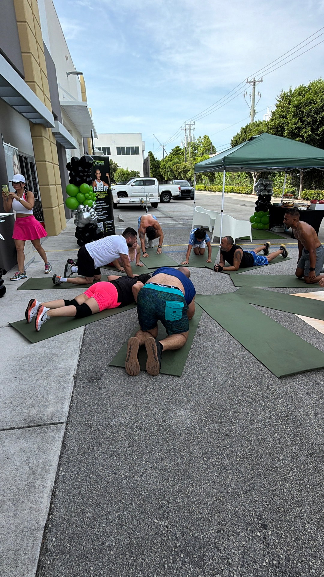 Bootcamp al aire libre de Front Lever Studio en Miami